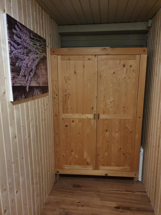Dachgeschosswohnung In Neumuenster 2 Zimmer Экстерьер фото