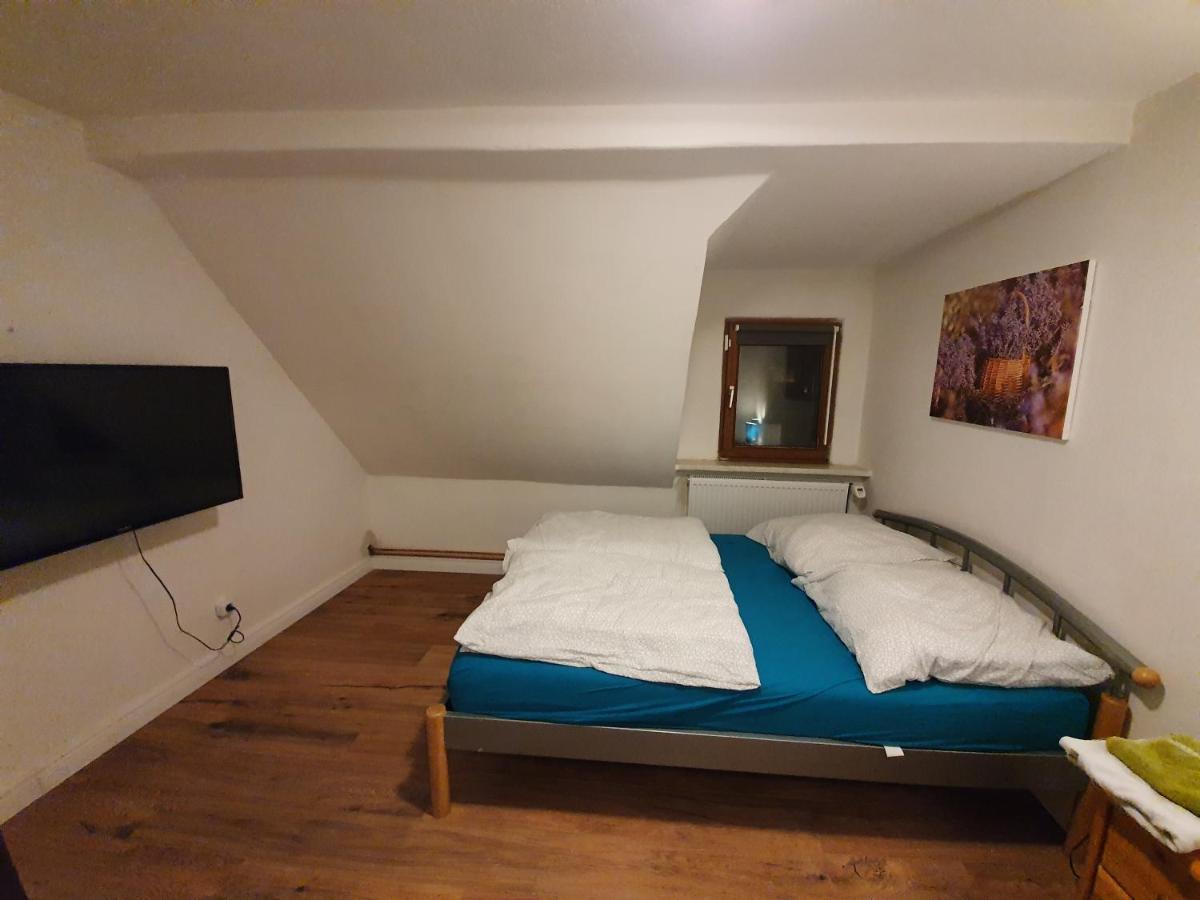 Dachgeschosswohnung In Neumuenster 2 Zimmer Экстерьер фото